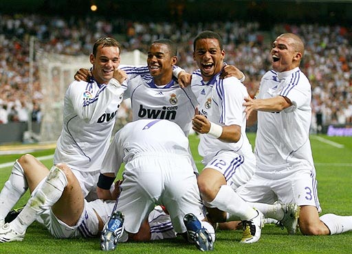 佩杜拉：米兰尚未敲定迈尼昂续约，后者仍然可能在赛季末离队（佩杜拉：迈尼昂续约悬而未决，赛季末不排除离队）