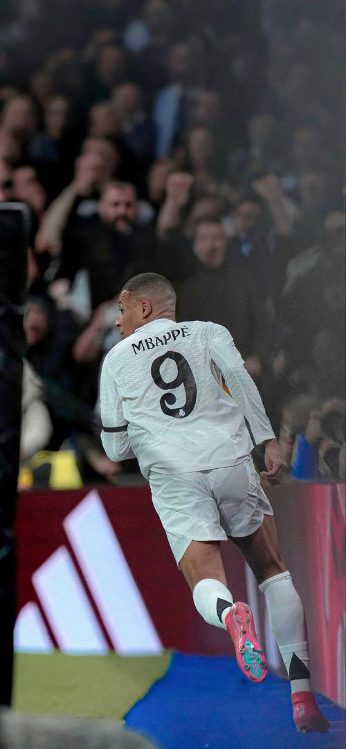 瓜迪奥拉：切尔基的天赋让人惊叹，但简单才是王道！（瓜迪奥拉：切尔基天赋异禀，简单才是制胜之道）