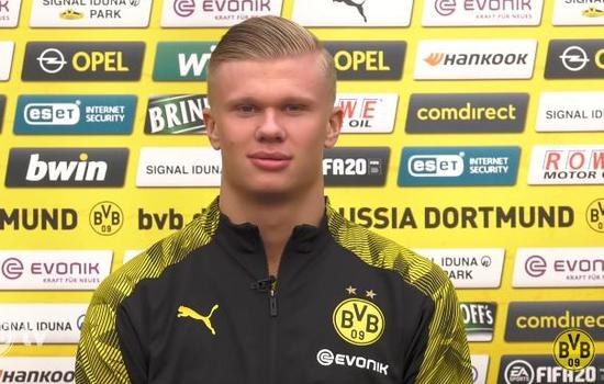 德转列瑞士球员历史身价前10：扎卡5000万欧第1，阿坎吉第2（德转发布瑞士球员历史身价前十：扎卡以5000万欧领跑，阿坎吉位列第二）