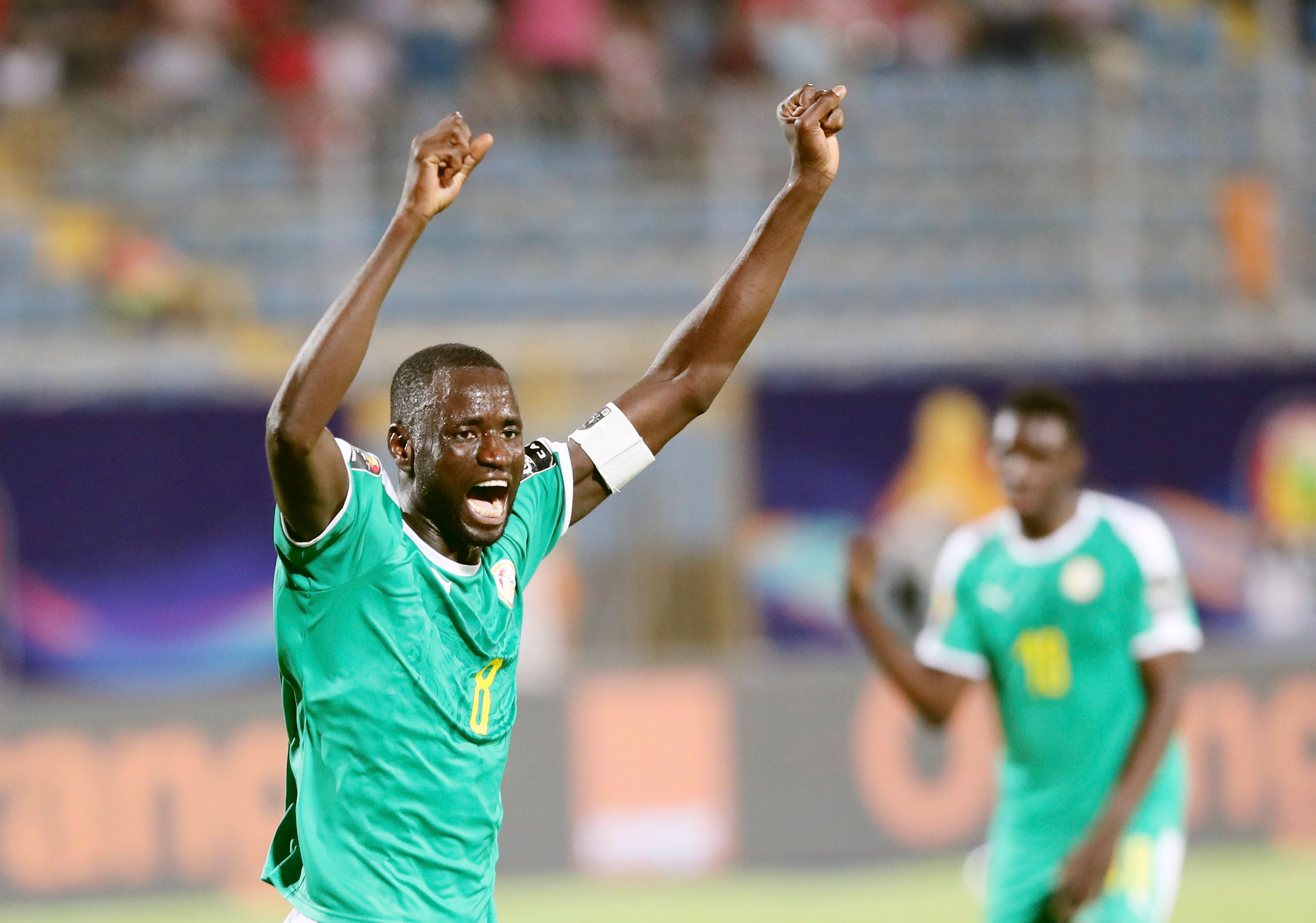 2025年球衣销量：亚马尔力压梅罗排第一；皇萨塔俱乐部前三（2025年球衣销量榜：亚马尔压过梅西C罗夺魁，皇萨塔俱乐部包揽前三）