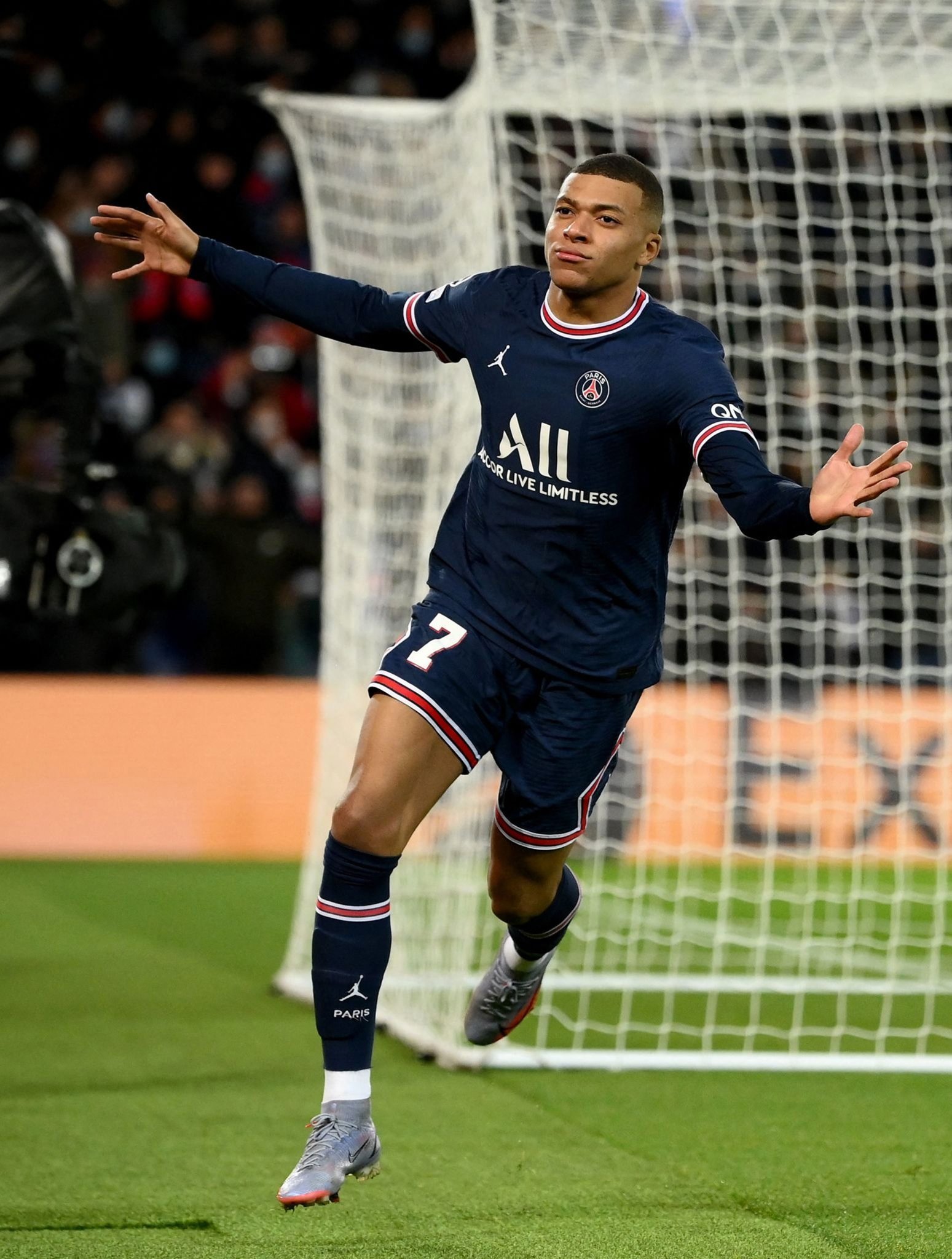 阿根廷足协主席：崭新的梦想已启航，我们肩负着卫冕的使命（阿根廷足协主席：新梦起航，卫冕重任在肩）