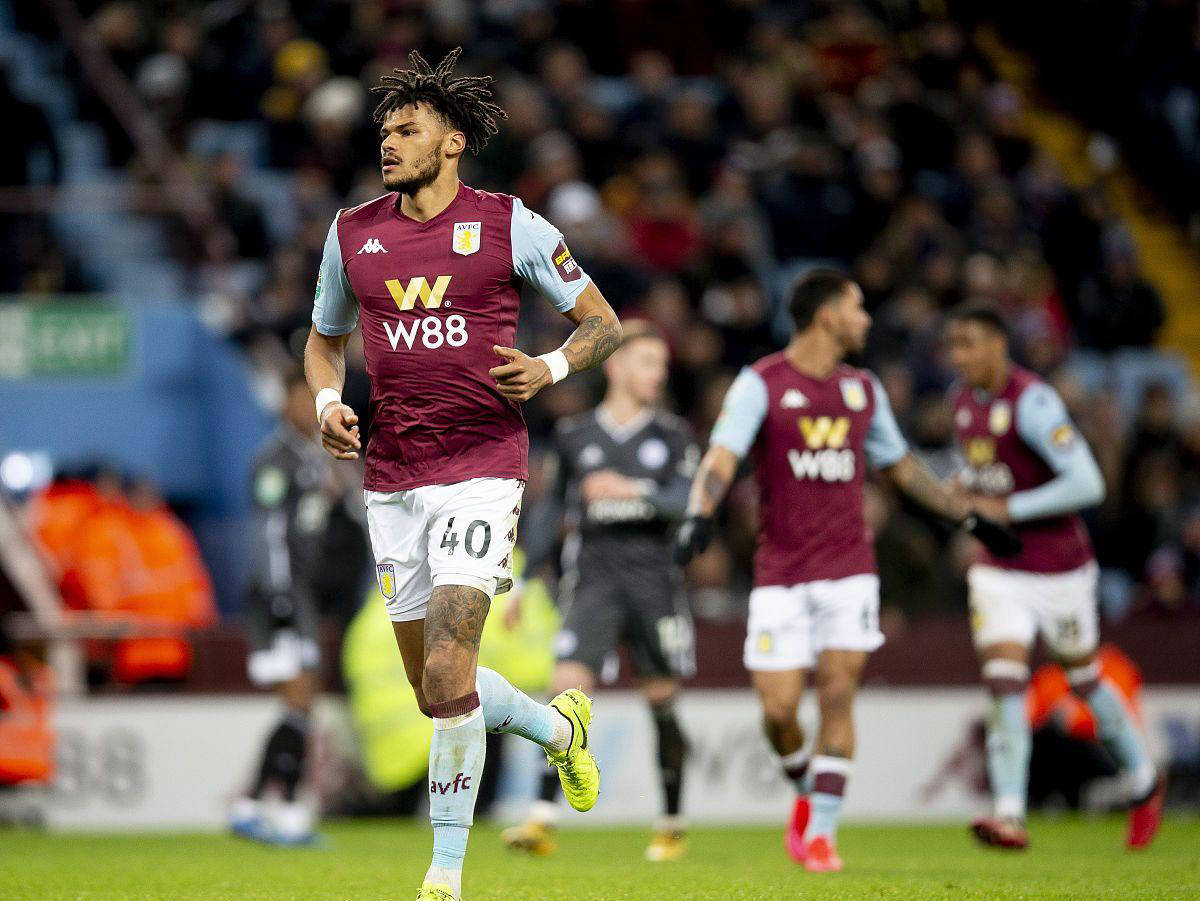 球里有玄机、球门有暗号！盲人足球比赛燃到爆（球藏玄机、门设暗码！盲人足球赛燃爆全场）