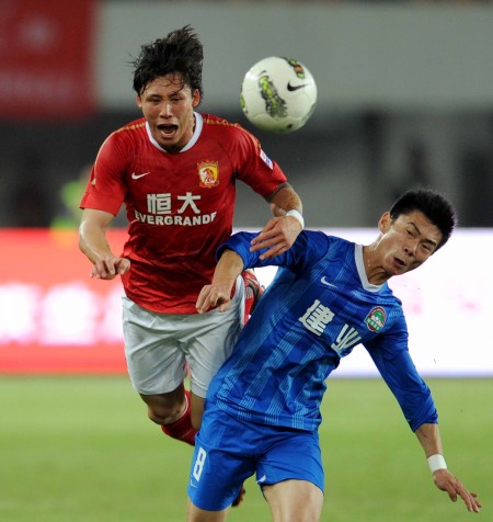 跟队：阿拉巴今天完成大部分团队训练，明天可进入大名单（随队报道：阿拉巴今日完成大部分合练，明日可进入大名单）