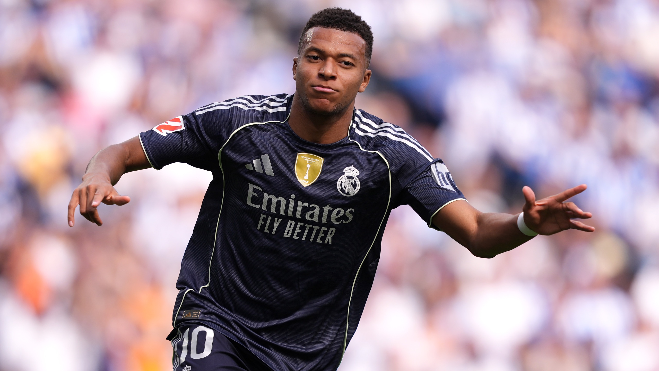 巴西女排3-2险胜日本队，晋级世联赛决赛，与意大利队争夺冠军（五局苦战，巴西女排险胜日本晋级世联赛决赛，将与意大利争冠）