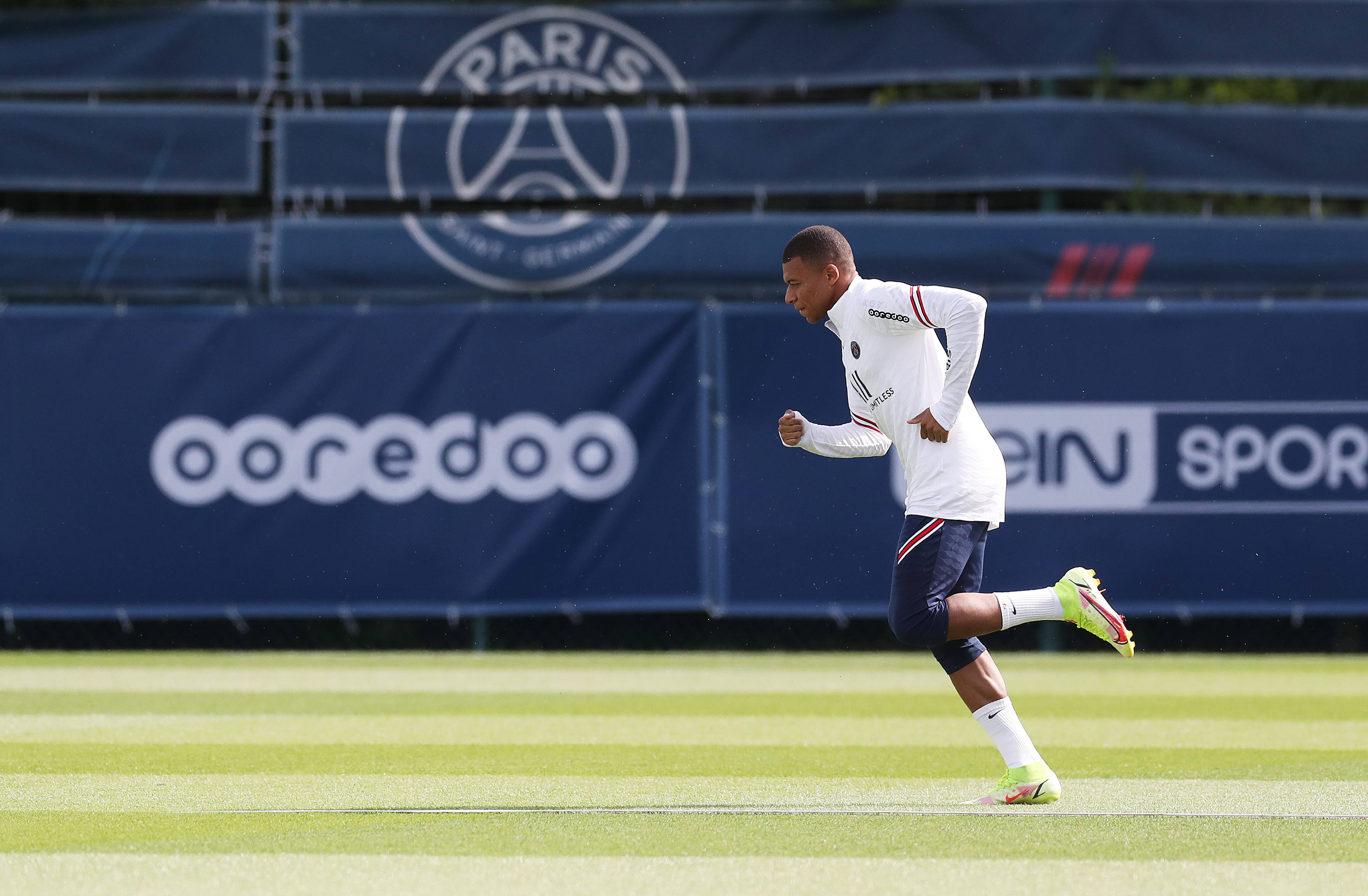 2.53米，麦克托米奈创下倒钩射门脚尖高度新的世界纪录（脚尖2.53米！麦克托米奈倒钩高度刷新世界纪录）