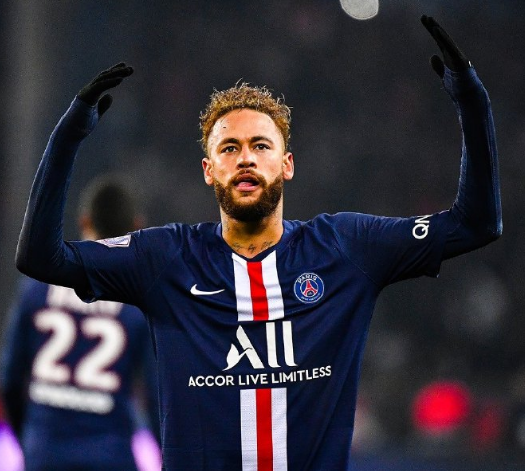 五粮液与2026世界杯“和美”之约，12.5京东直播见证联名产品首发（五粮液携手2026世界杯，“和美”联名新品12.5京东直播首发）