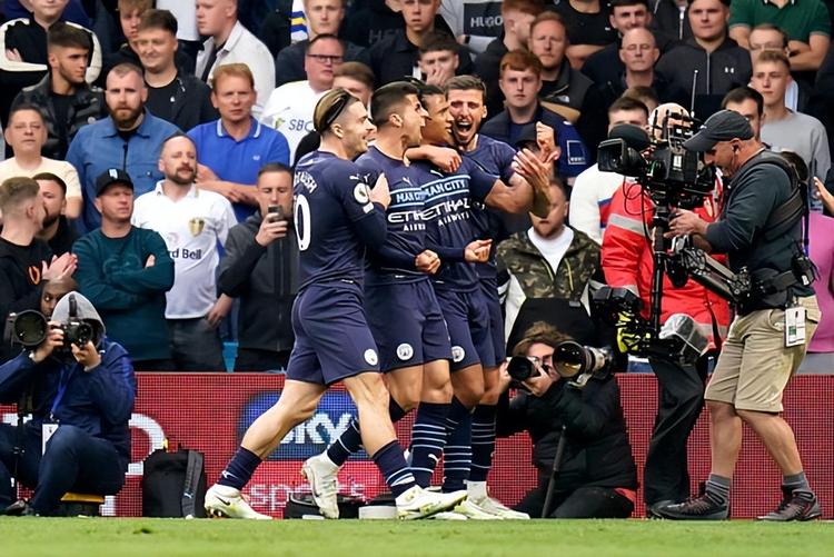 真强!约基奇生涯第23次40+得分&超大梦排名中锋第六位（约基奇生涯第23次轰40+，超越大梦升至中锋第6位）