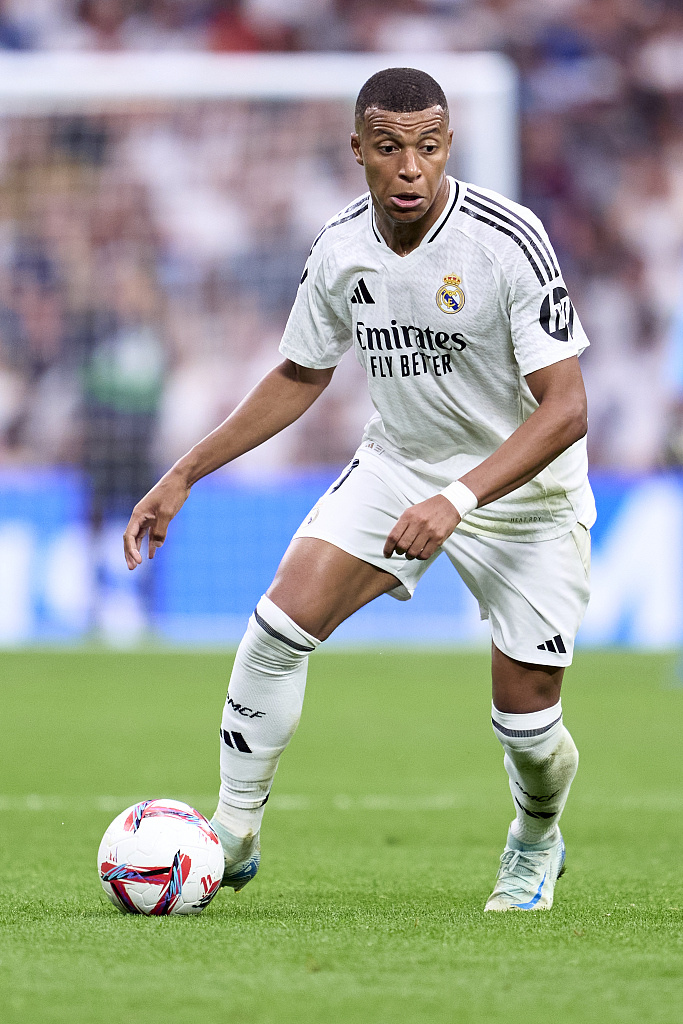 篮球勇士球星训练加量，备战强度升级（勇士球星加码训练，备战强度再升级）