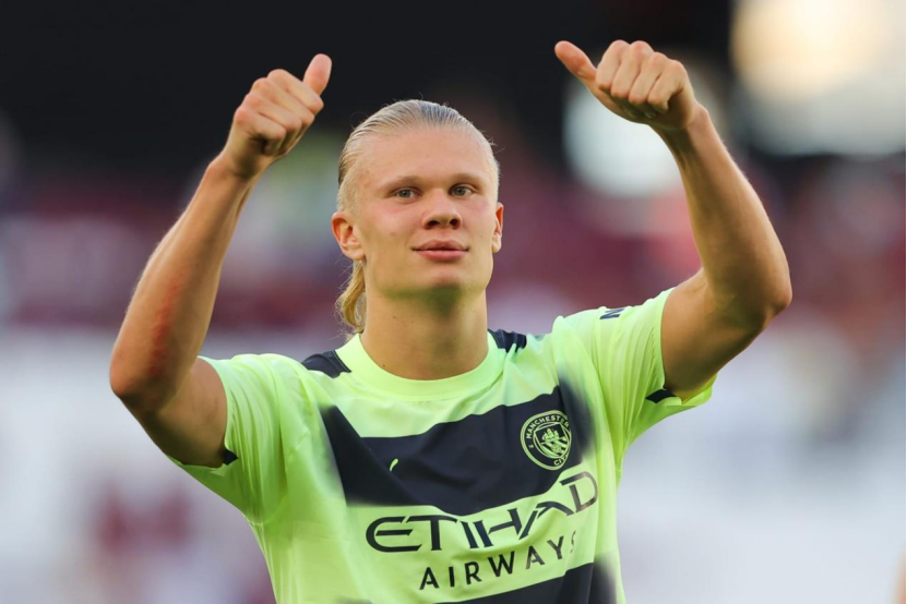 斯基拉：那不勒斯依然想租梅努，球员也想要获得更多出场机会