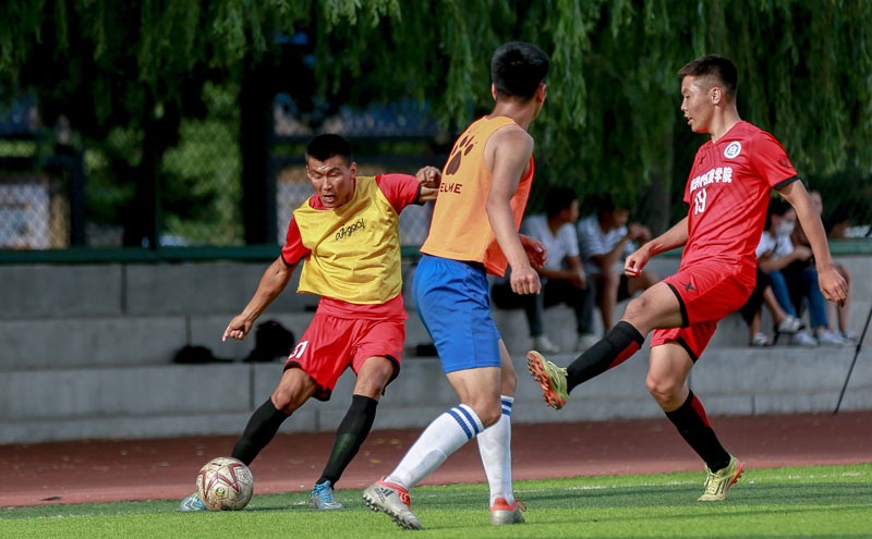 浮嶋敏：无论首发和替补都要为球队做贡献；满意赵松源的表现（浮嶋敏：首发与替补都要贡献力量，对赵松源表现很满意）