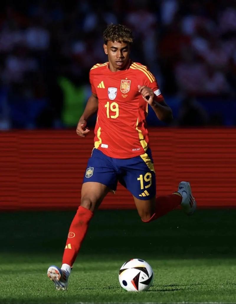 足球是空间博弈（足球：一场空间之战）