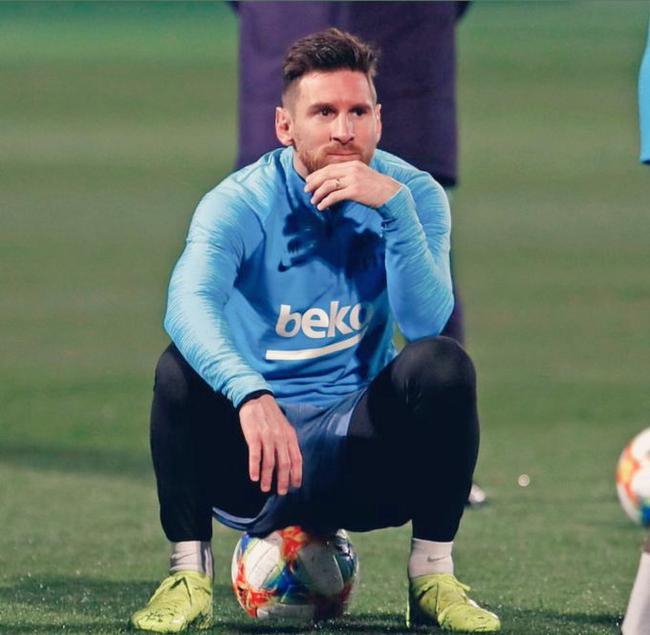 他是这队最稳的那个人（他是这支队伍最可靠的存在）