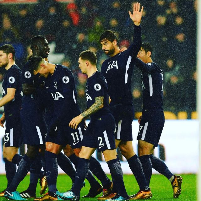 利物浦官方：索博斯洛伊累积五黄将停赛一场，无缘对阵狼队（利物浦官宣：索博斯洛伊累计五黄停赛一场，缺席与狼队之战）